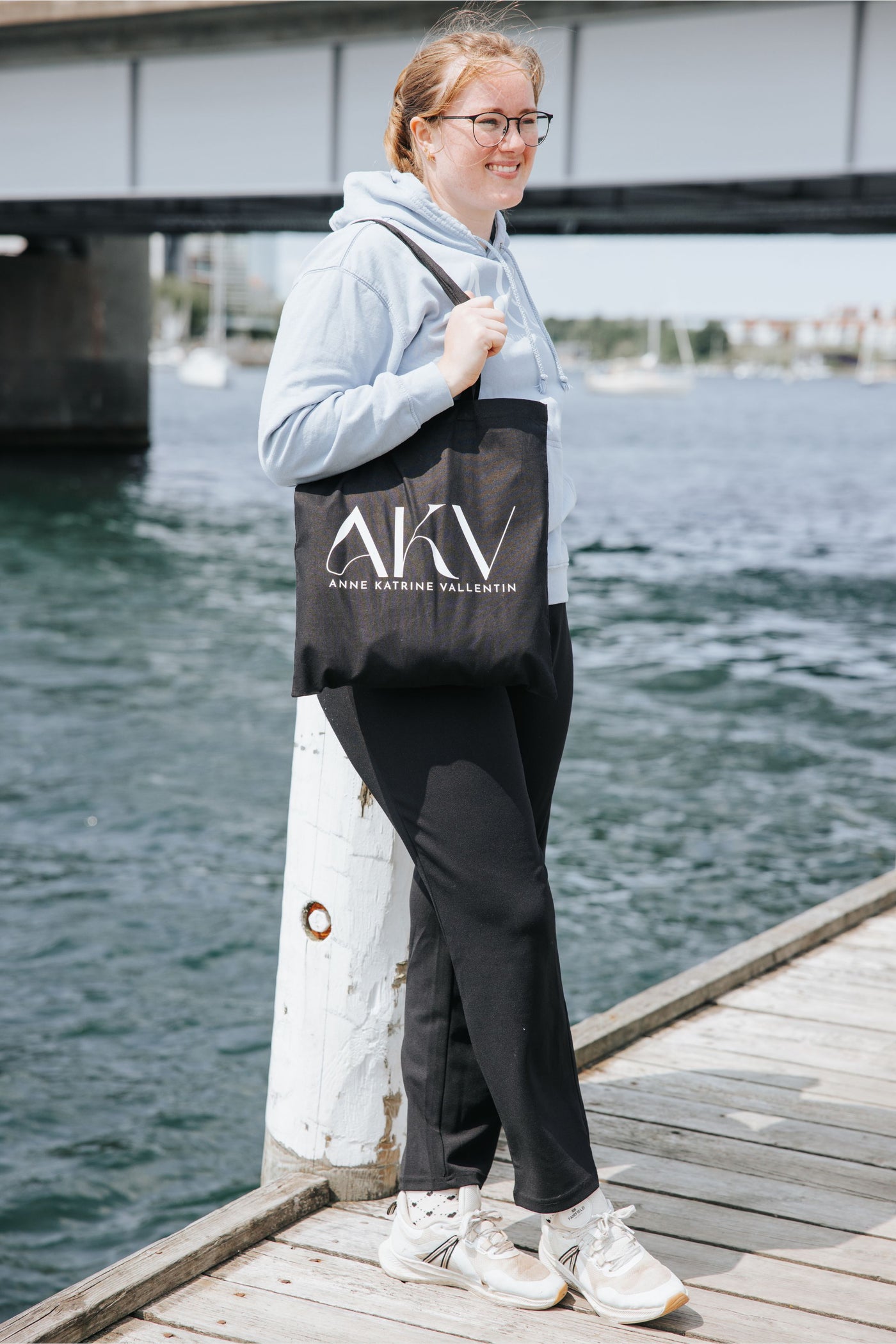 AKV - Sort Mulepose